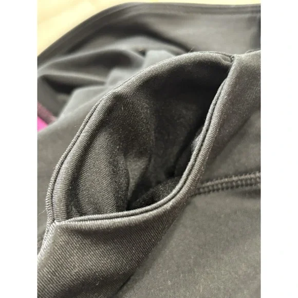 Women Large Old Navy Active Fitted Exercise Capri Pants, Black & Purple, Stretch - Picture 5 of 6